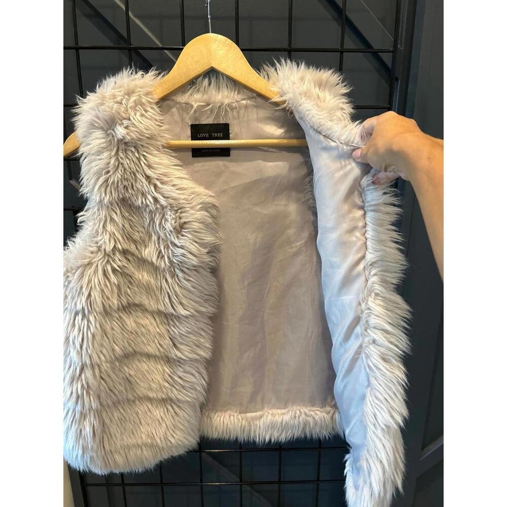 Love Tree Womens Faux Fur Vest Size Small Grey Sleeveless Hippie - Picture 2 of 6